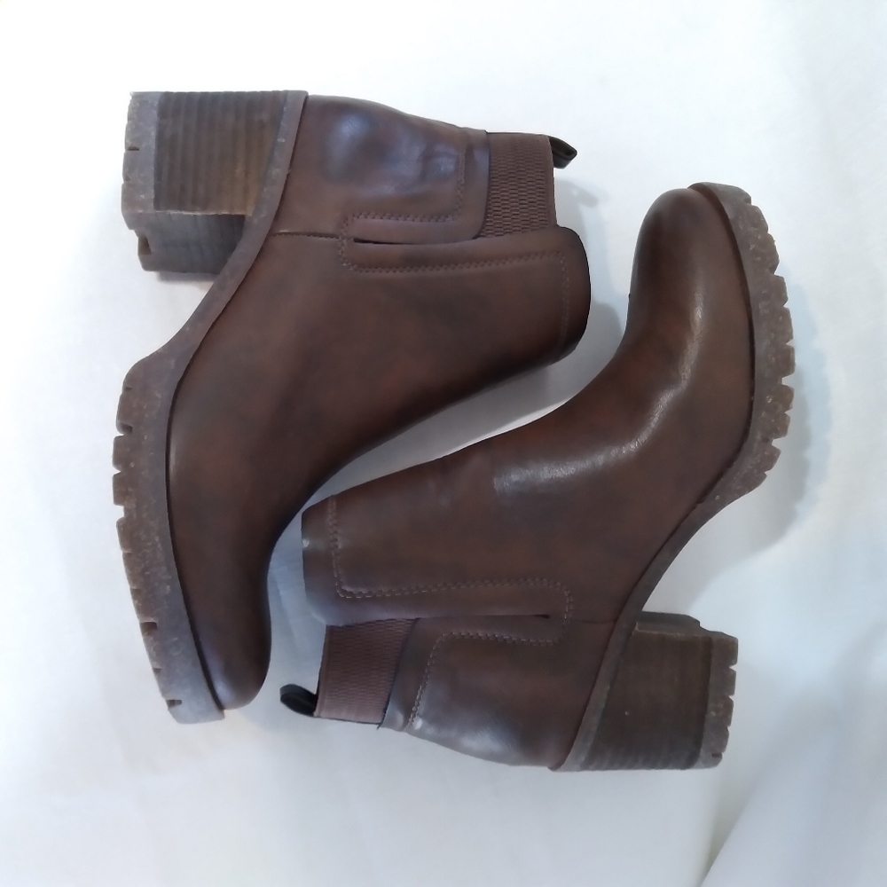Korks Elsie Womens Sz 8.5 Brown Ankle Bootie With 2.5" Heel